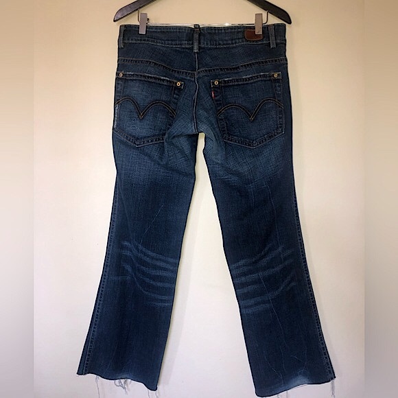 Levi’s Bootcut Jeans - Picture 2 of 9